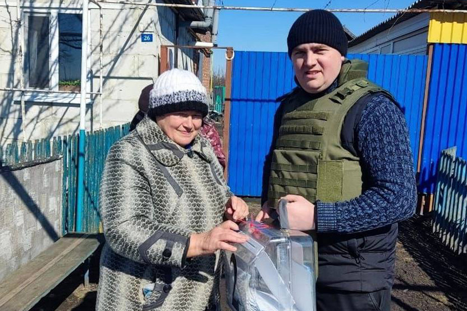 Члены избирательной комиссии на выездном голосовании