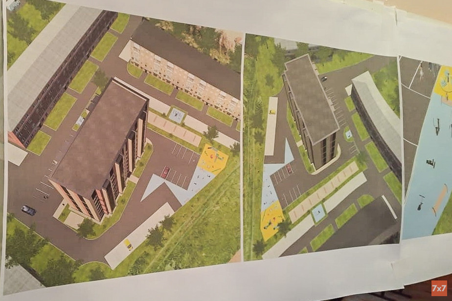 Проект, который застройщик показал жителям 1 апреля. Новый дом - в середине