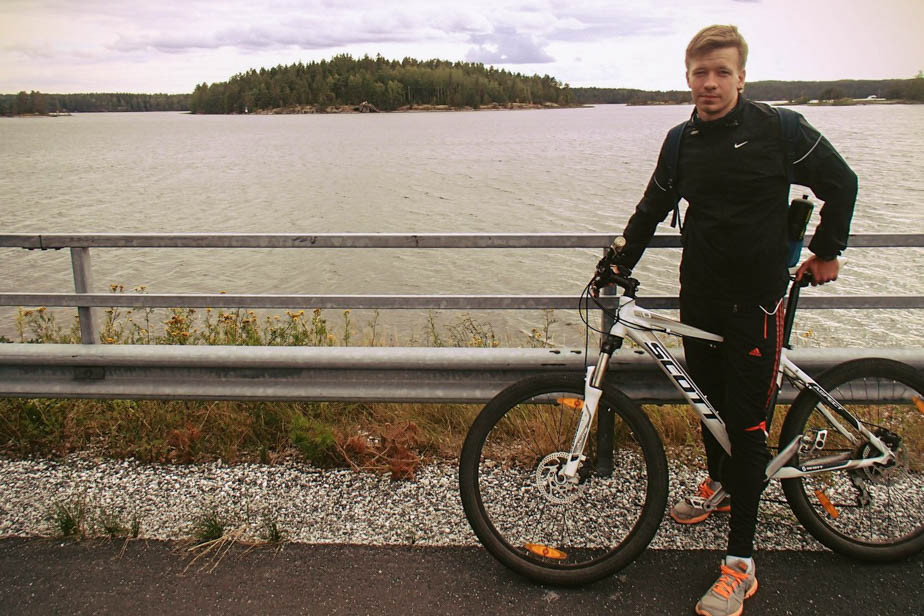 Максим Афанасенк