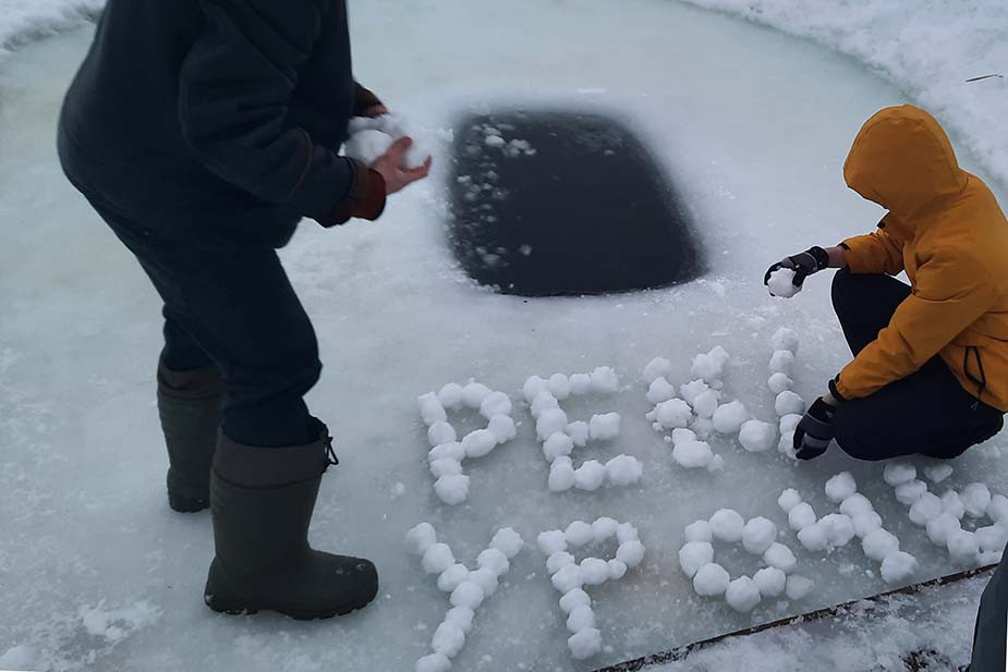 Фестиваль снежных фонарей в экопарке «Озерная гривка». Фото предоставлено организаторами