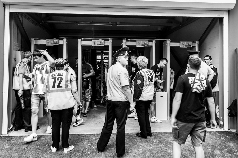 Пропускной пункт на «Юг-3» — домашнем фан-секторе Центрального стадиона профсоюзов в Воронеже