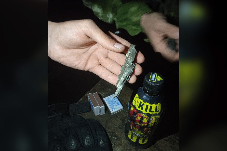 Осколки после обстрелов на границе в Борисовском районе Белгородской области. Фото матери срочника Татьяны