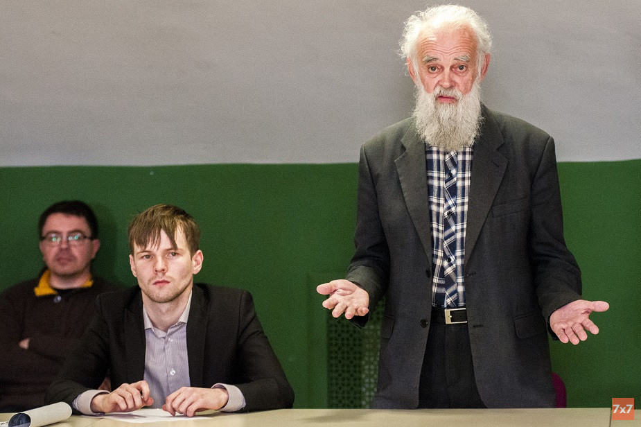 Николай Соколовский (справа)