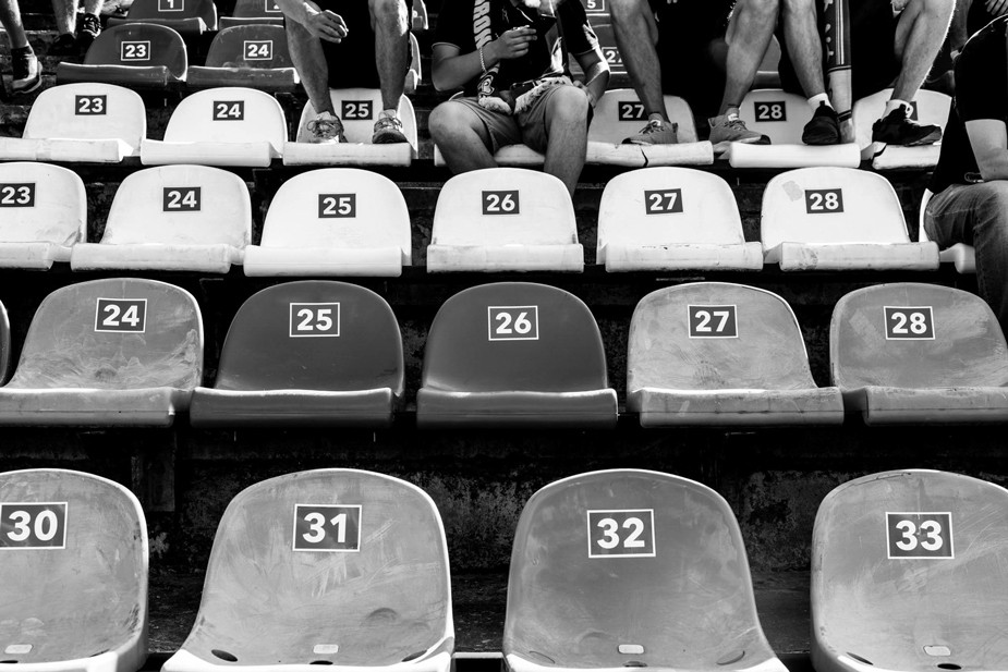 Посещаемость матчей на стадионах, где уже в 2022 году стали действовать Fan ID, упала в разы