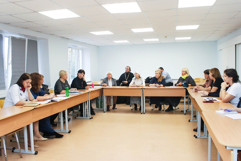 Женщины на курсах сестер милосердия в Челябинске. Фото из группы «Храм Иоанна Воина в Челябинске» во «ВКонтакте»