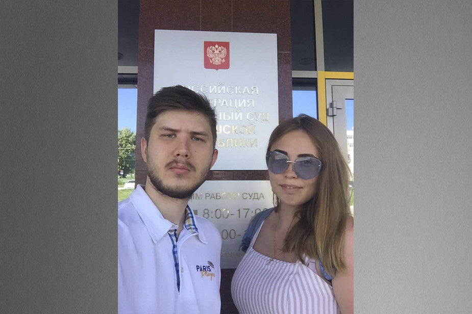Дарья Комарова с адвокатом Вадимом Никифоровым