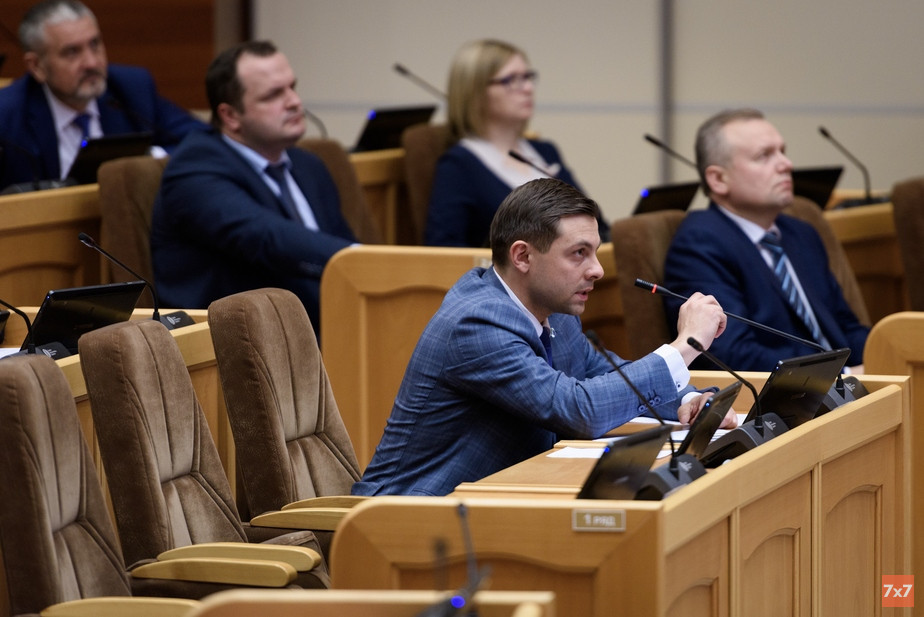 Олег Михайлов