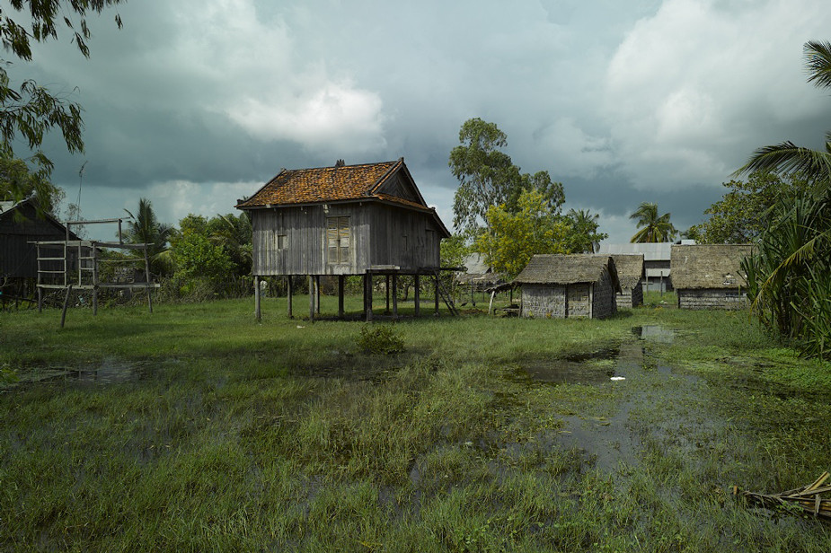 Традиционный дом на сваях в поселении в Камбодже. Фото: Cam42 / Wikimedia (CC BY-SA 3.0)