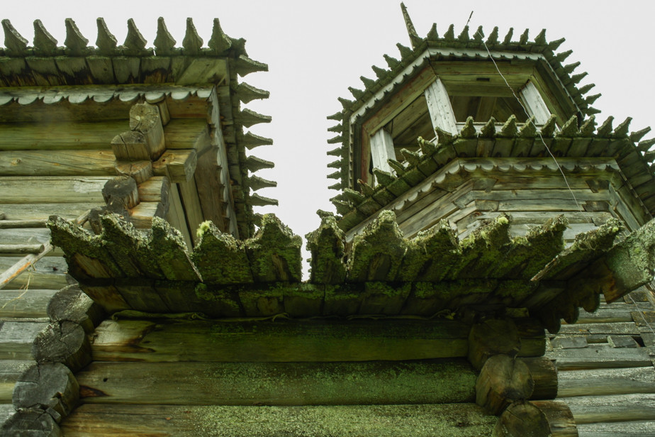 Кровля трапезной до реставрации