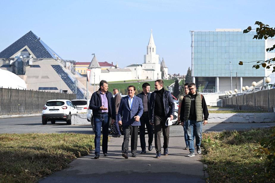 Мэр Казани Ильсур Метшин проверяет отели города в рамках подготовки к саммиту БРИКС, 8 октября 2024 года