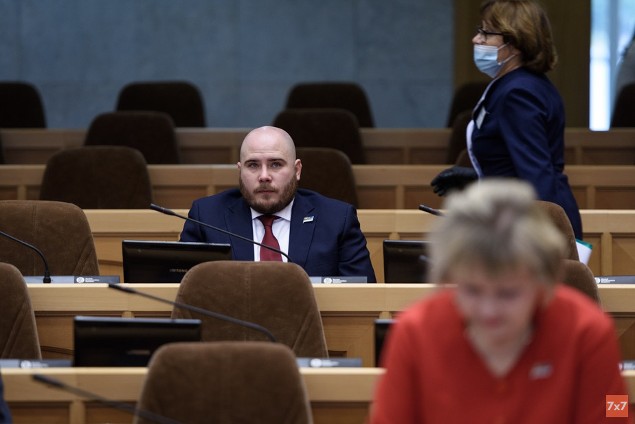 Виктор Бетехтин