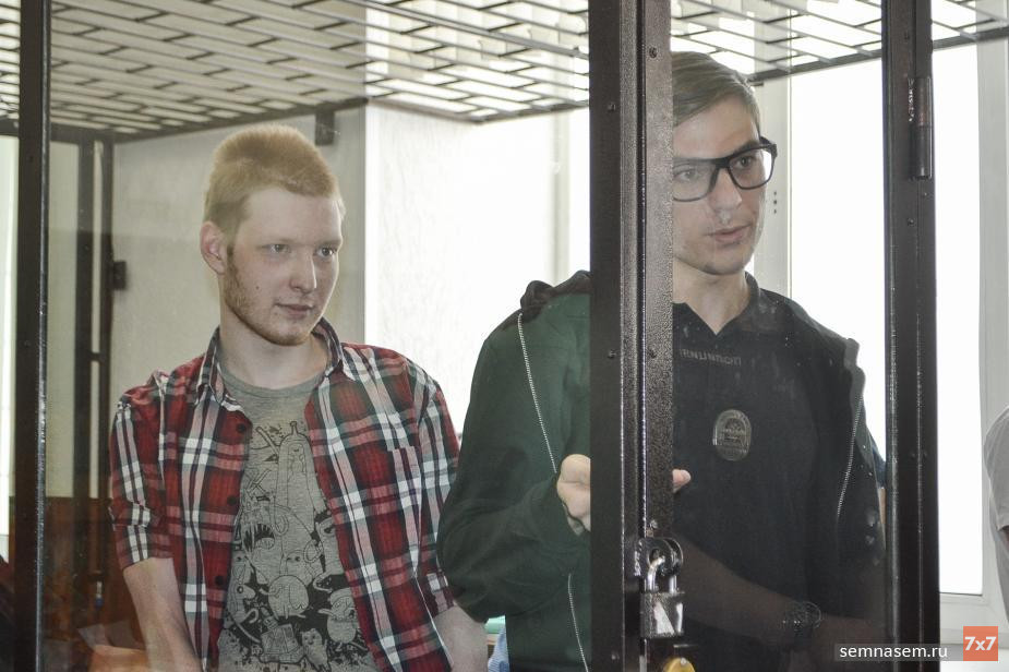 Максим Иванкин (слева)