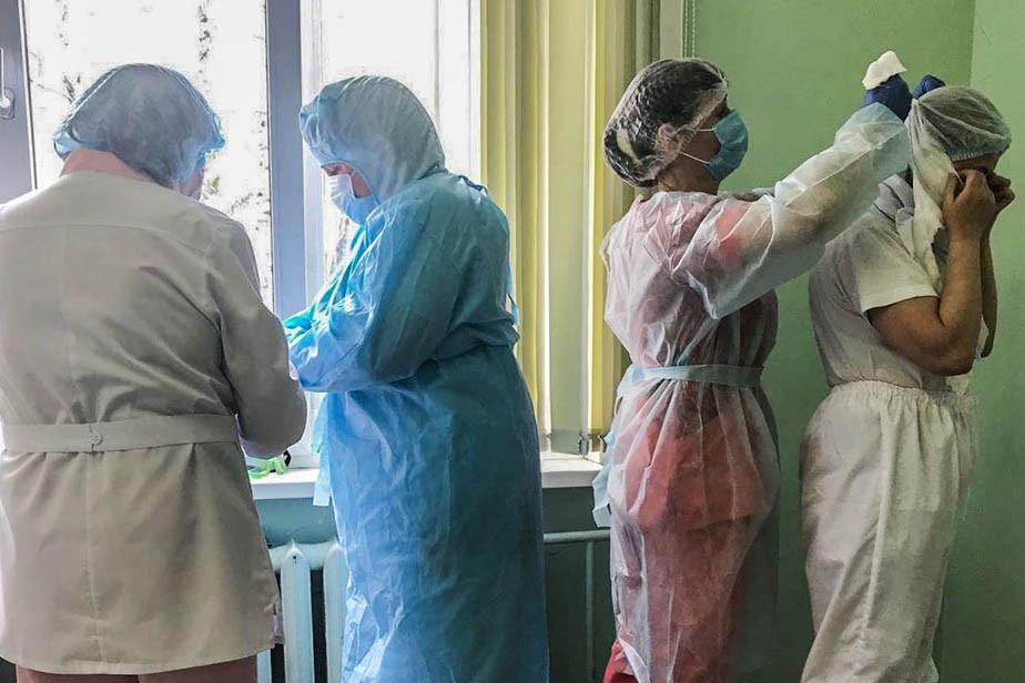 Сотрудники поликлиники готовятся к работе с зараженными коронавирусом