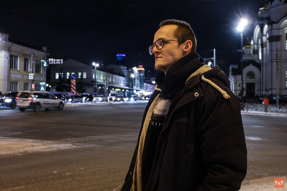 Независимый художник из Екатеринбурга, участник арт-группы «ПСЛЧ» Леонид Черный