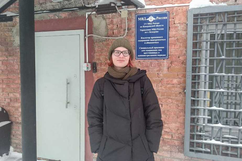 Елизавета Славинская после выхода из спецприёмника. Фото Александра Балашова