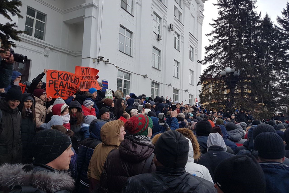 Акция протеста после пожара в кемеровском торговом центре «Зимняя вишня», 27 марта 2018 года. Фото: Антон Баев / Anadolu Agency /Abaca Press / ddp / Vida Press