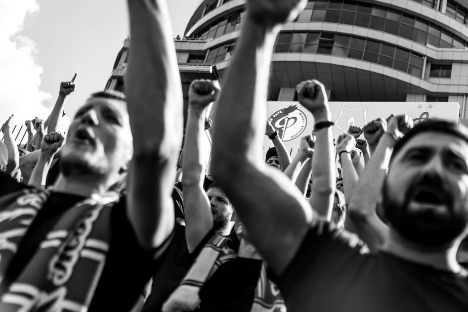 Из-за принятия закона о паспортах болельщиков фанаты придумали новую кричалку: «Fan ID — убийца футбола!»