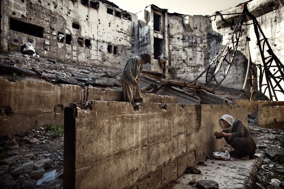 Бывший российский культурный центр в Кабуле стал пристанищем для сотен наркоманов. Афганистан, май 2009 года