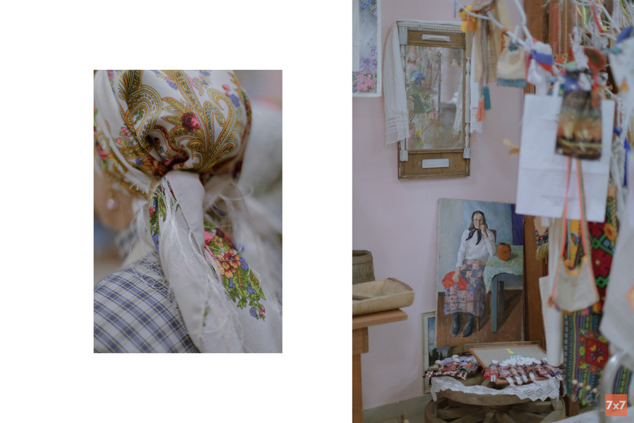 Слева: Платок, часть национального костюма, справа: в музее Бурановских бабушек