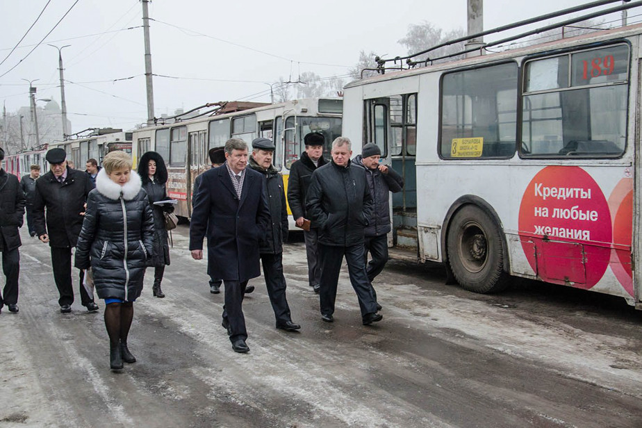 Экс-мэр Курска Николай Овчаров по центру