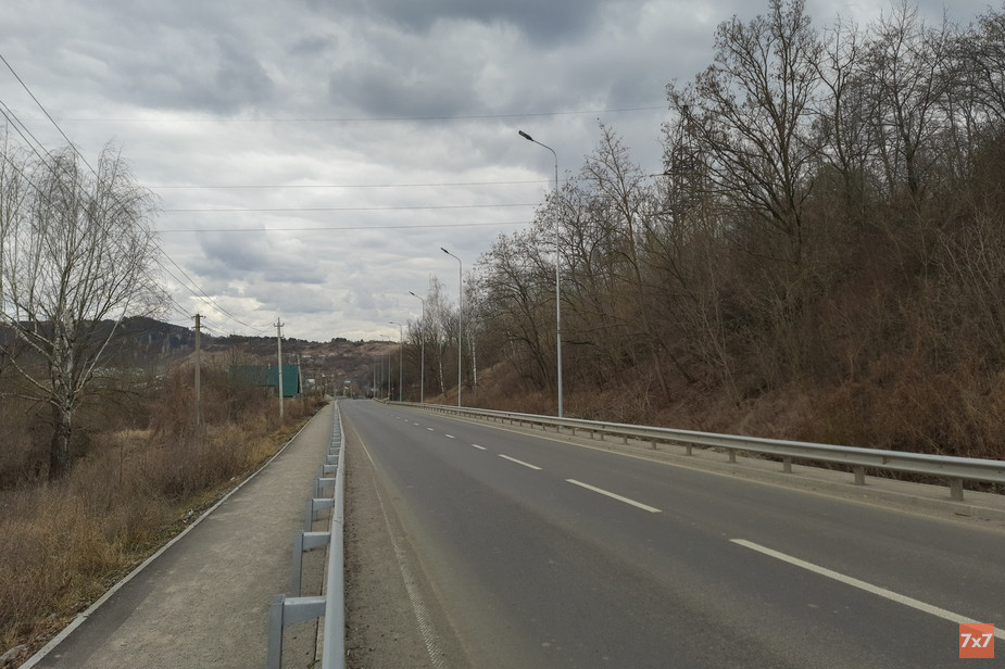 Дорога на въезде в Могилёв-Подольский в сторону границы с Молдовой