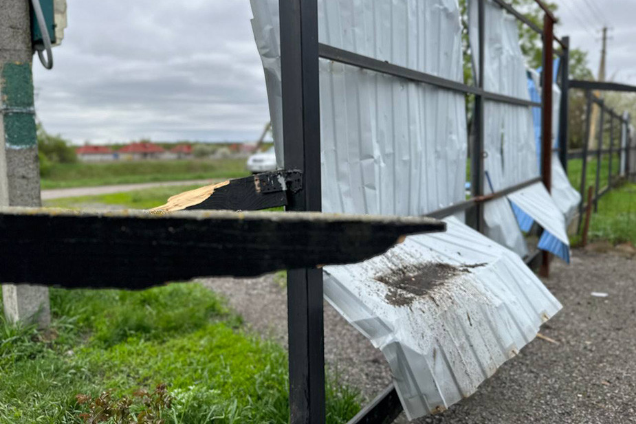 Последствия обстрела Новой Таволжанки 29 апреля 2023 года