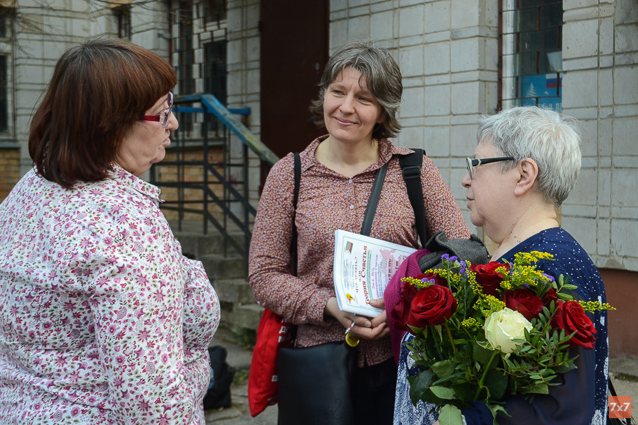 Татьяна Котляр у здания суда