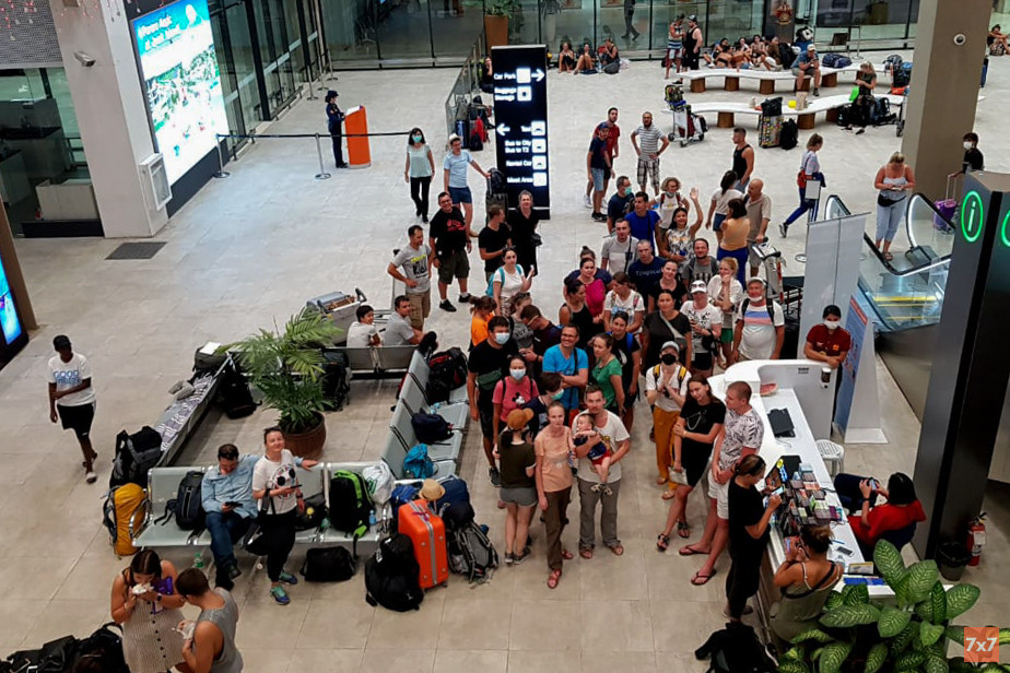 Россияне в филиппинском аэропорту