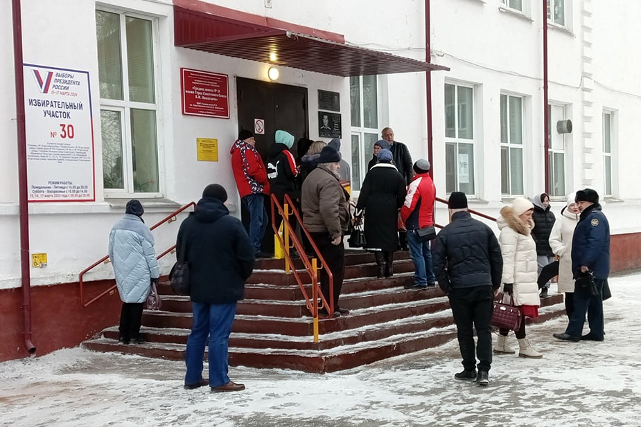 Очередь на выборы в Ачинске, фото: Ачинская газета / VK