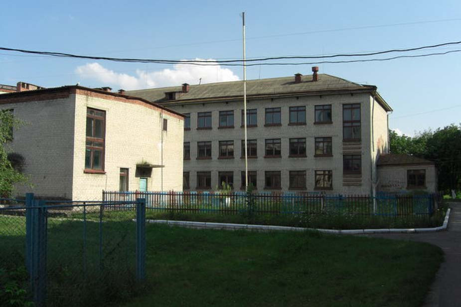 Тёткинская средняя общеобразовательная школа №1 им. Бочарникова