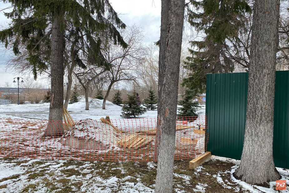 Сквер Памяти жертв политических репрессий.