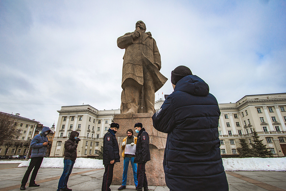 В последний раз полиция задержала Виталия Цицурова 17 марта. После этого активиста 