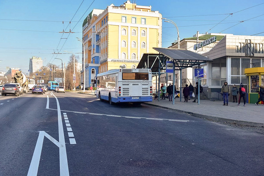 Остановка «Стадион» на проспекте Богдана Хмельницкого