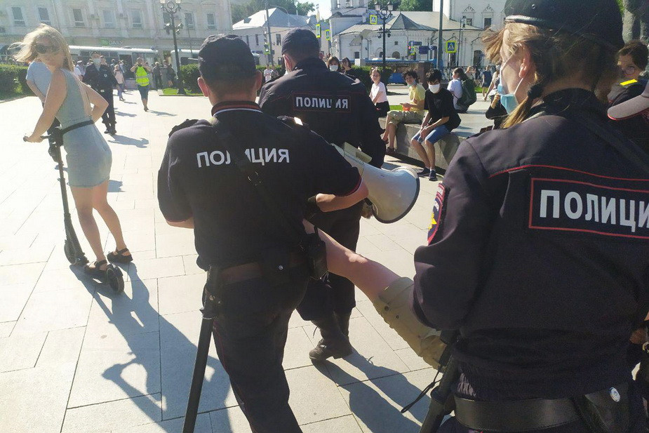 %D0%97%D0%B0%D0%B4%D0%B5%D1%80%D0%B6%D0%B0%D0%BD%D0%B8%D1%8F%20%D0%BD%D0%B0%20%D0%BF%D0%B8%D0%BA%D0%B5%D1%82%D0%B5%20%D0%B2%20%D0%9C%D0%BE%D1%81%D0%BA%D0%B2%D0%B5.%20%D0%A4%D0%BE%D1%82%D0%BE%20%D0%9D%D0%B8%D0%BA%D0%BE%D0%BB%D0%B0%D1%8F%20%D0%9A%D0%B0%D0%B2%D0%BA%D0%B0%D0%B7%D1%81%D0%BA%D0%BE%D0%B3%D0%BE