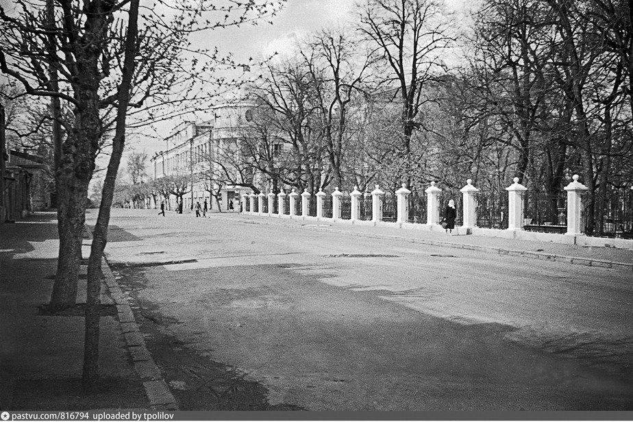 Ограждение Верхнего сада в советское время