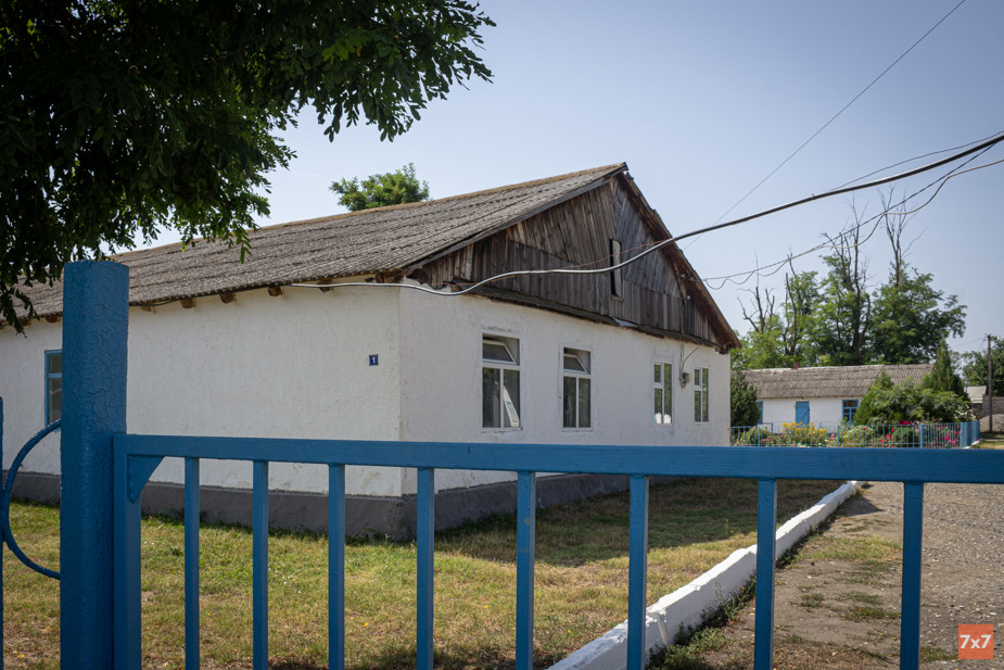 Корпус для старших классов в школе Октябрьского