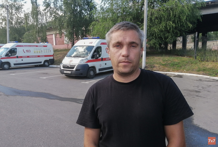 Водитель скорой помощи Александр Синицын