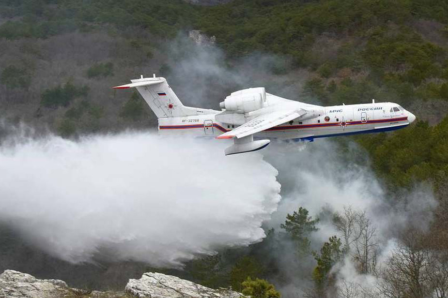 Пожарные Уральской авиабазы в трех городах пожаловались на зарплату в 20 тыс. руб.