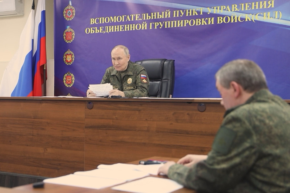 Владимир Путин в пункте управления Объединенной группировки войск, 26 октября 2025 года. Скриншот из видео: http://kremlin.ru/events/president/news/78301