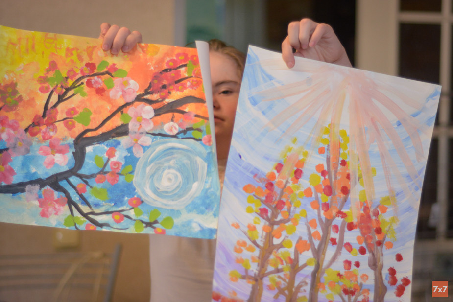 Ее картины часто побеждают в конкурсах творчества детей с особенностями