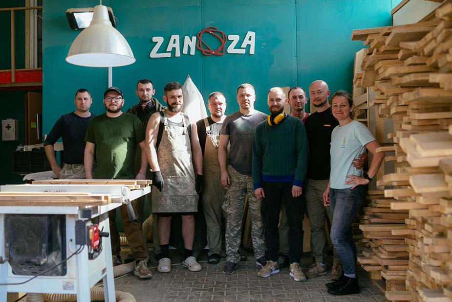 Семён Калмыков (четвертый справа). Фото из архива героя материала