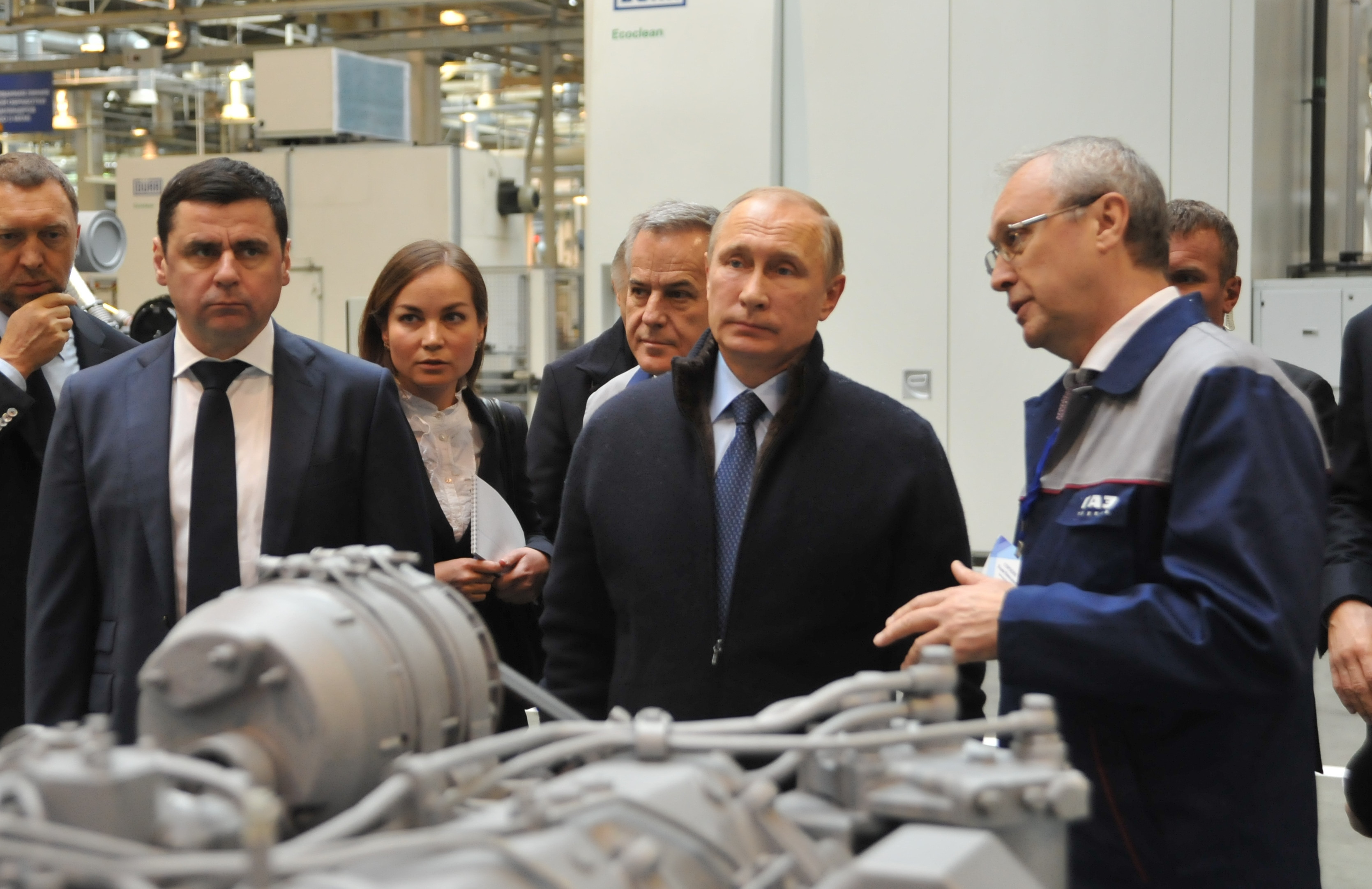 Владимир Путин и Дмитрий Миронов на запуске нового производства на Ярославском моторном заводе