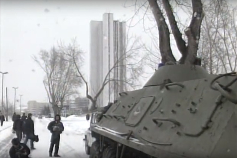 Кадр из фильма «Апрельский марш» телекомпании «Ермак»