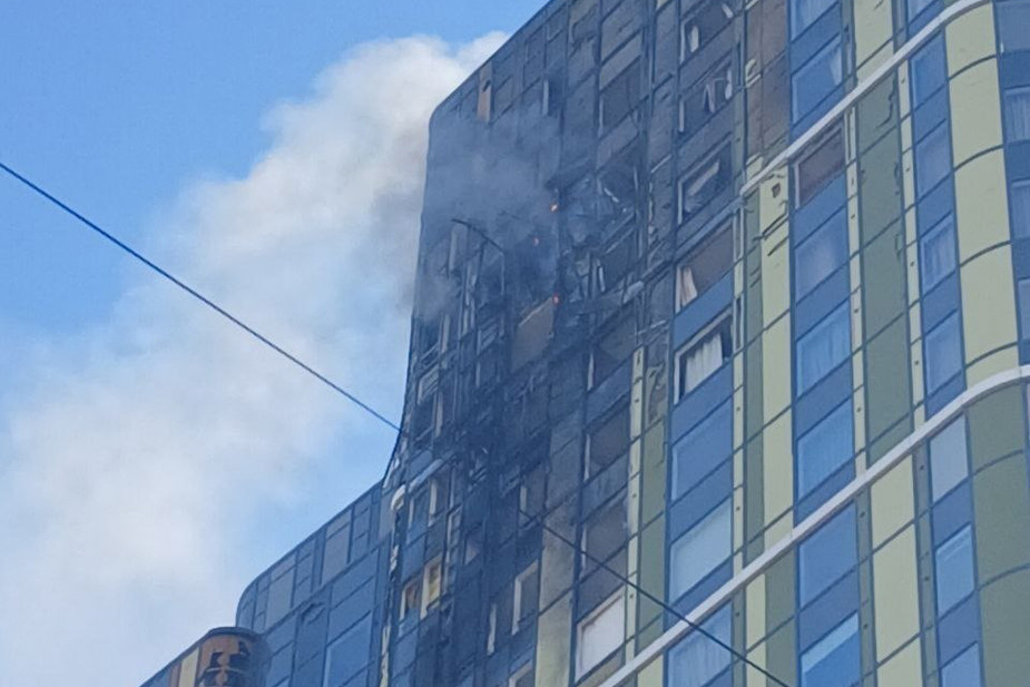 Последствия прилета дрона в Екатеринбурге, 25 апреля 2026 года. 