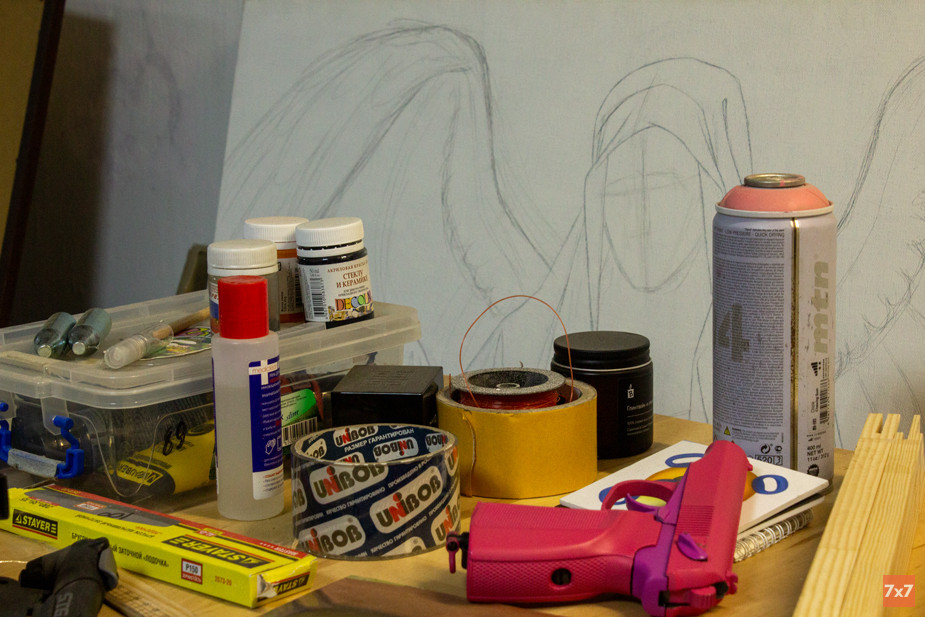 Розовый пистолет — один из будущих экспонатов для выставки Ихлазова