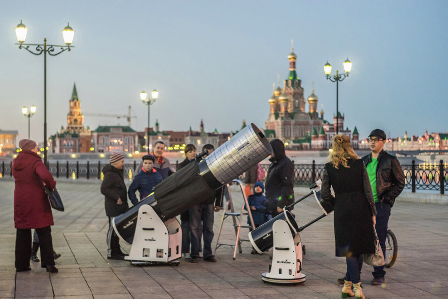 Вечер тротуарной астрономии в Йошкар-Оле. Фото из группы клуба  vk.com/astro_yola