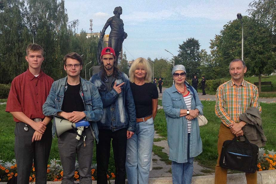 Новгородские активисты на протесте в 2018 году. Елена Павлова — вторая справа