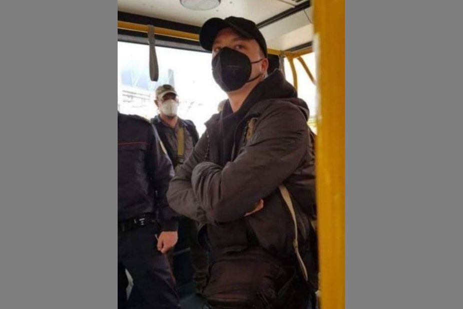 Роман Протасевич в аэропорту Минска