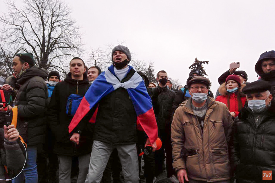 Максим Климов на протестной акции в Белгороде 23 января
