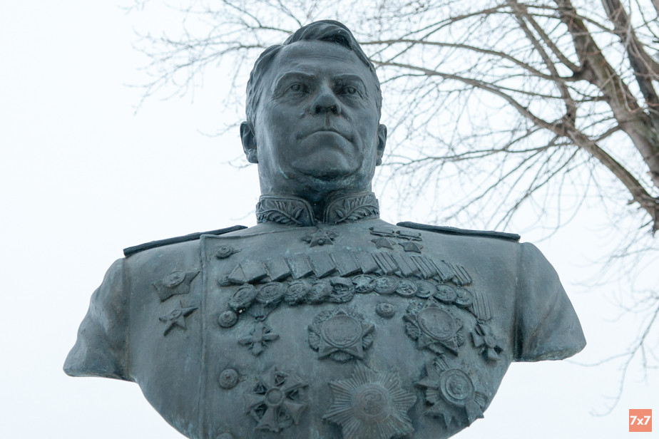 Бюст маршала Александра Василевского